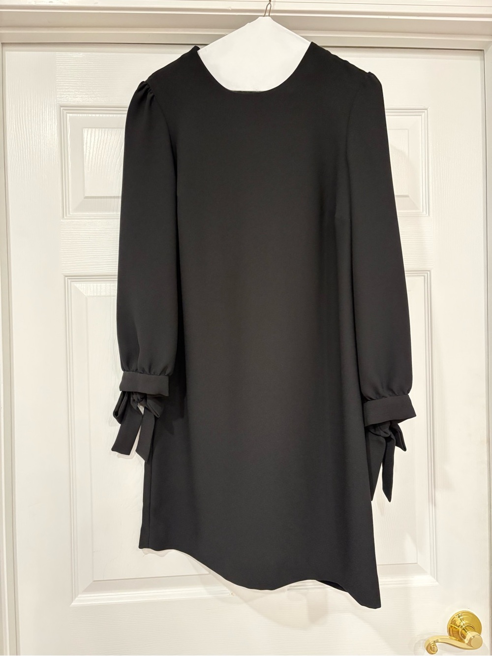 Banana Republic Black Long-Sleeve Bow Cuff Shift Dress